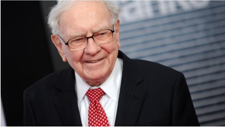 as-warren-buffett-steps-down,-is-it-time-for-ai-to-take-the-helm?